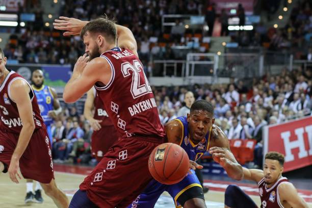 他们在场下 他们在场下